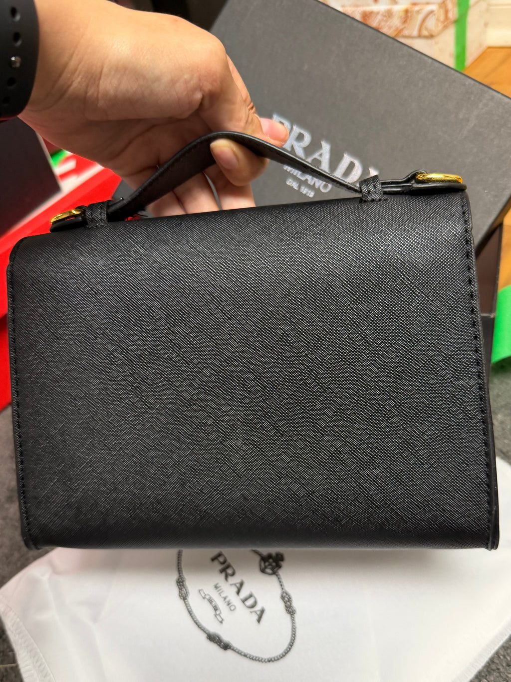 sac à main Prada Saffiano est noir