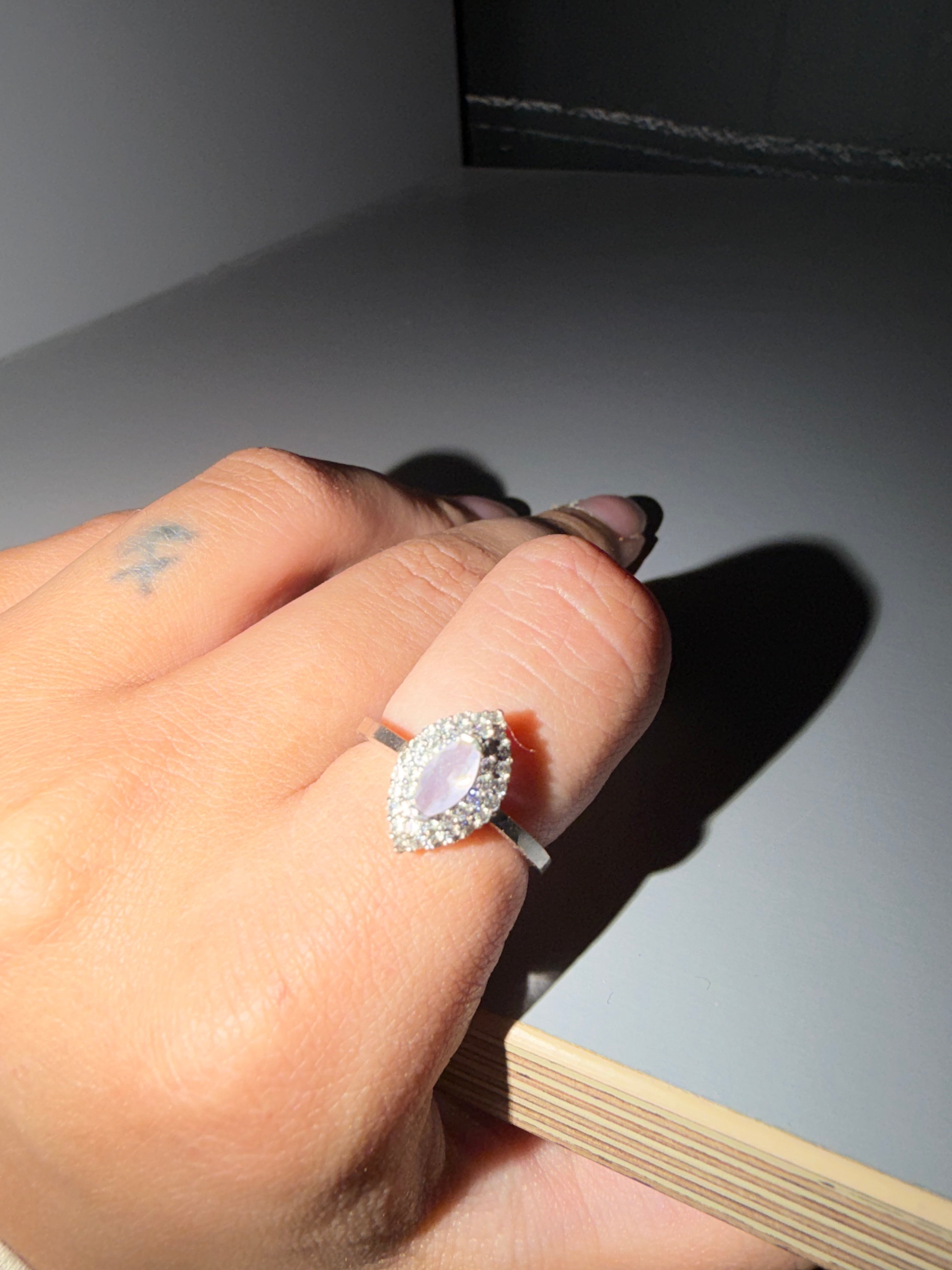 Bague Jeulia Halo en argent sterling taille marquise