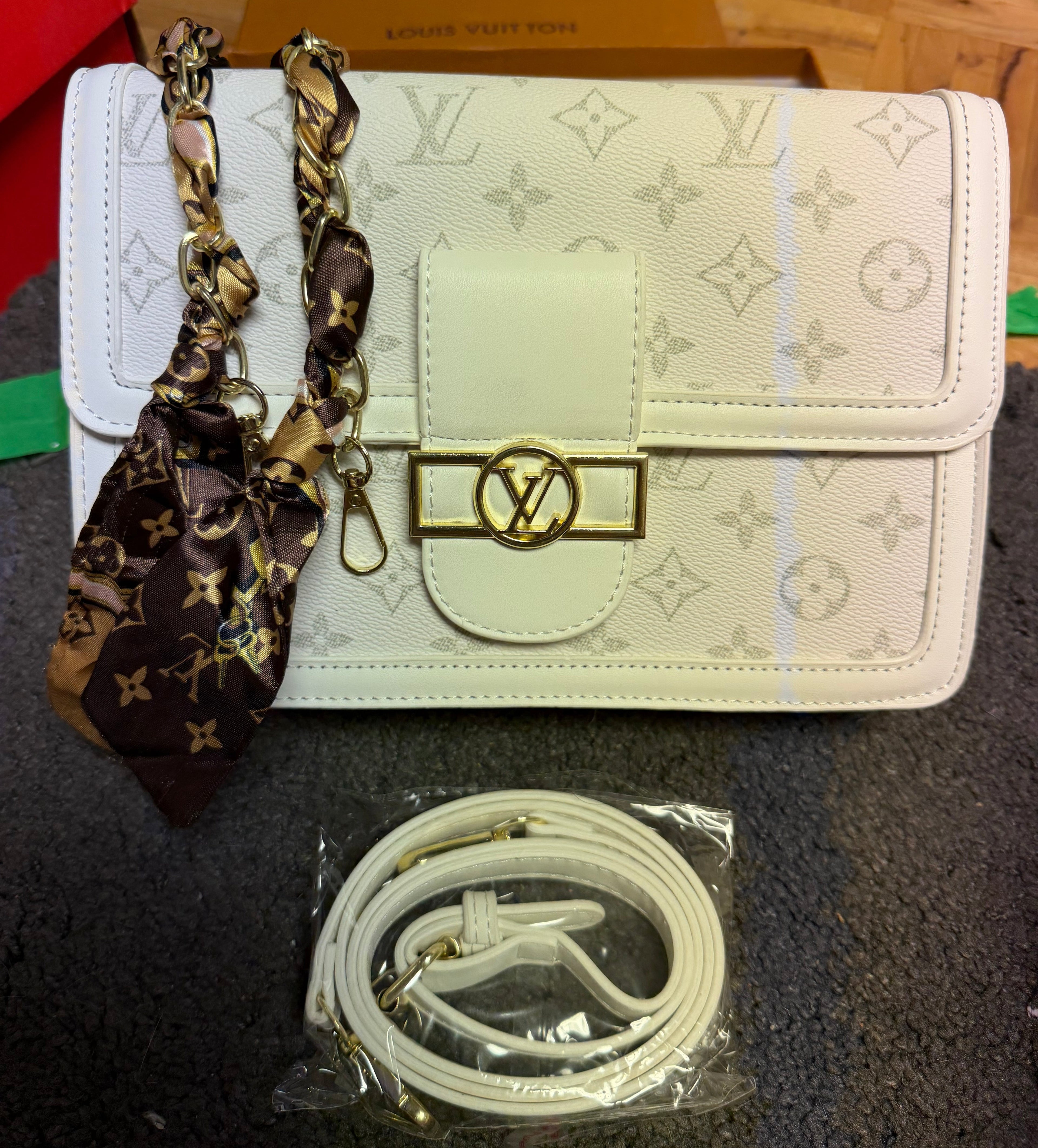 Louis Vuitton Monogram Dauphine