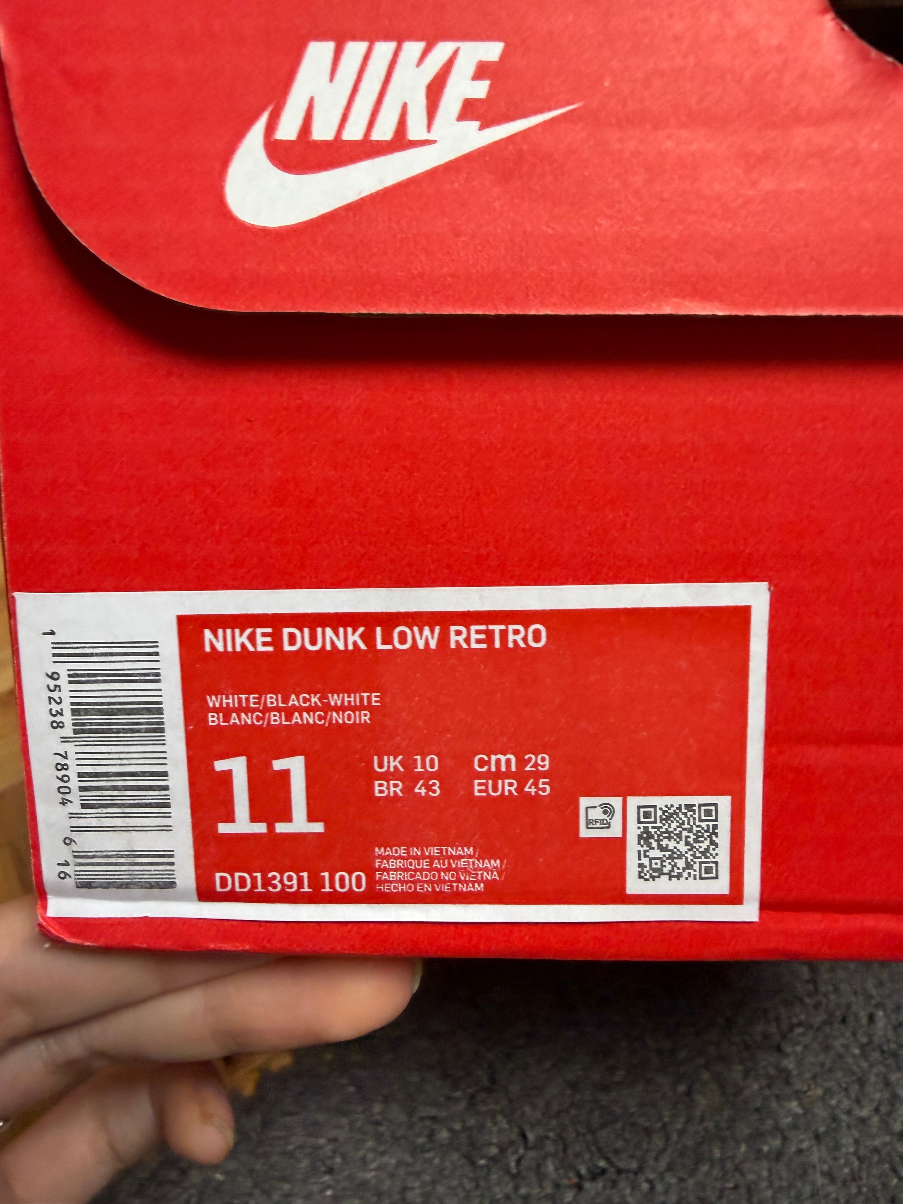 Soulier Homme Nike Dunk Low Panda