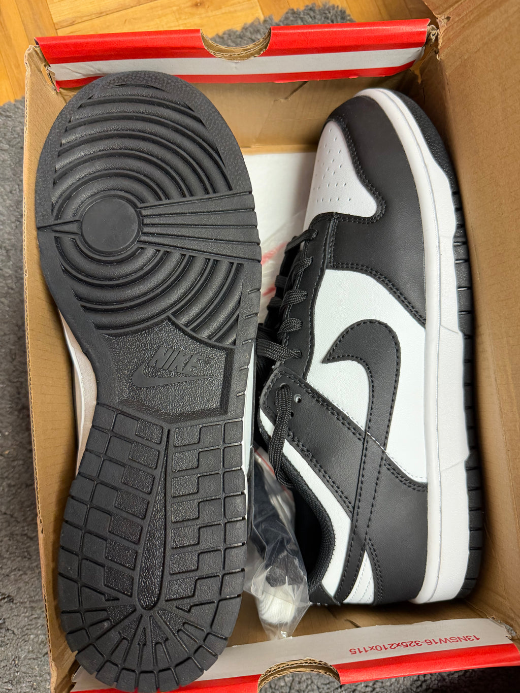Soulier Homme Nike Dunk Low Panda