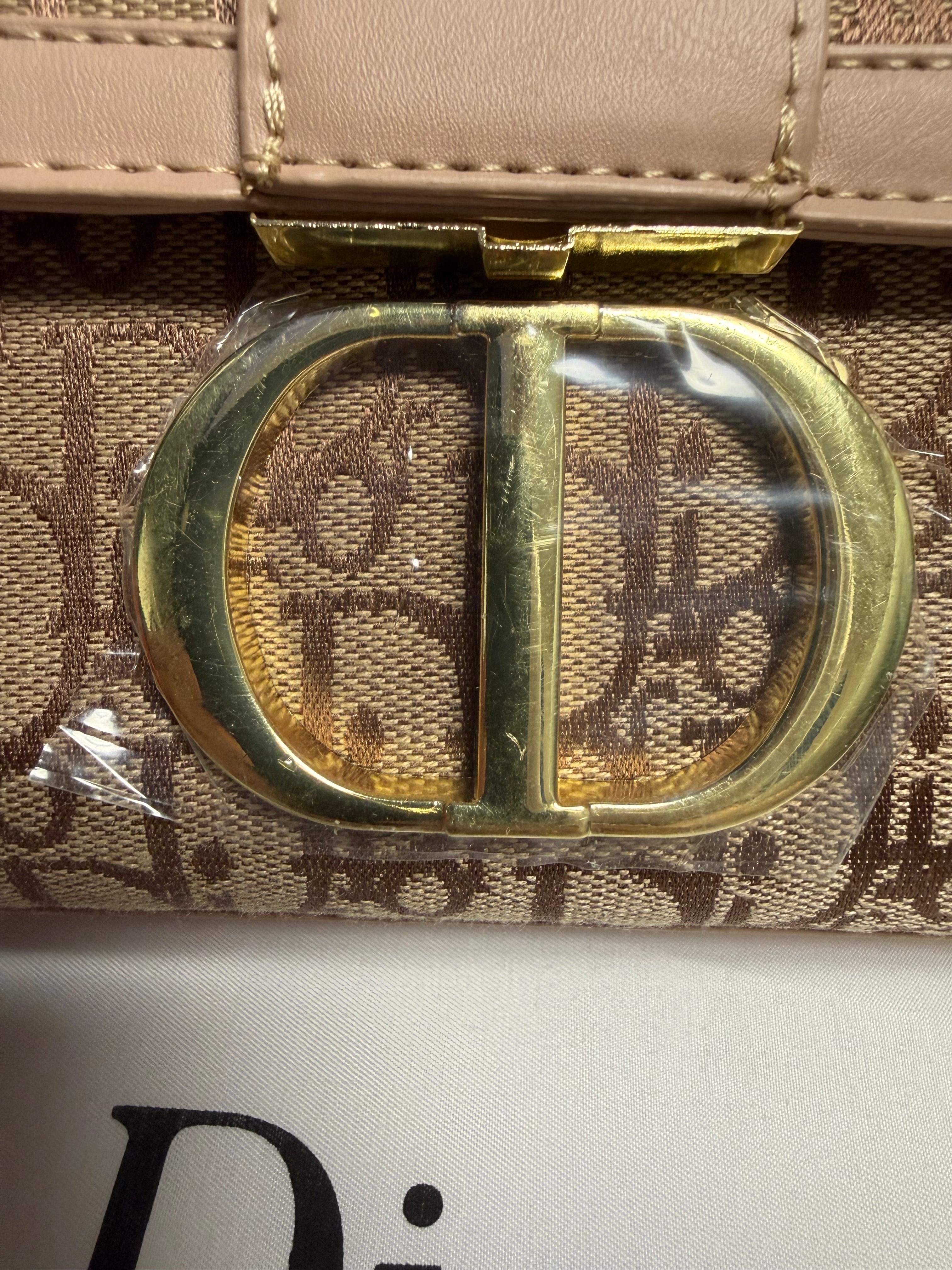 Sac à main Dior en cuir 30 montaigne
