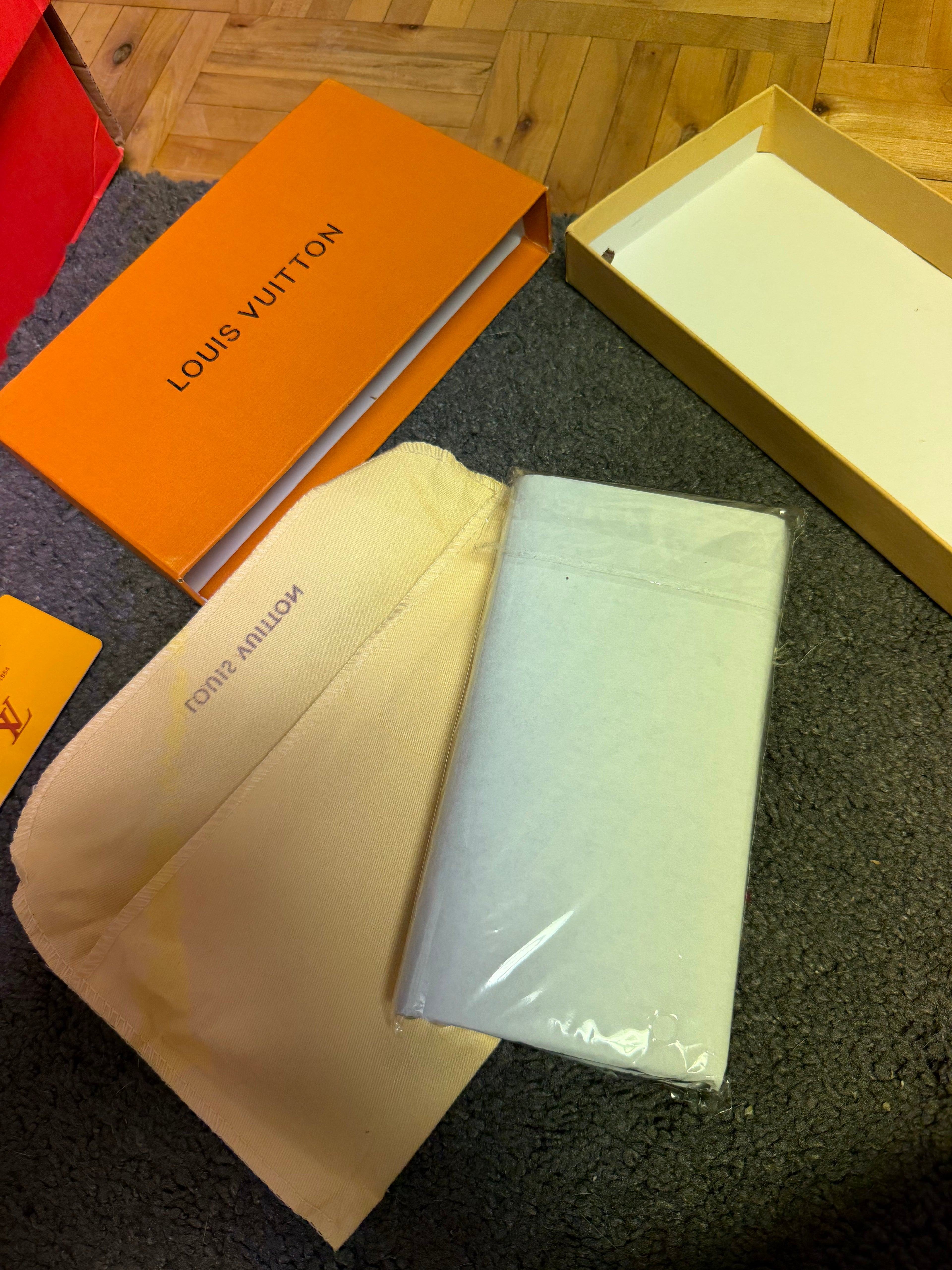 Louis Vuitton Brazza Wallet