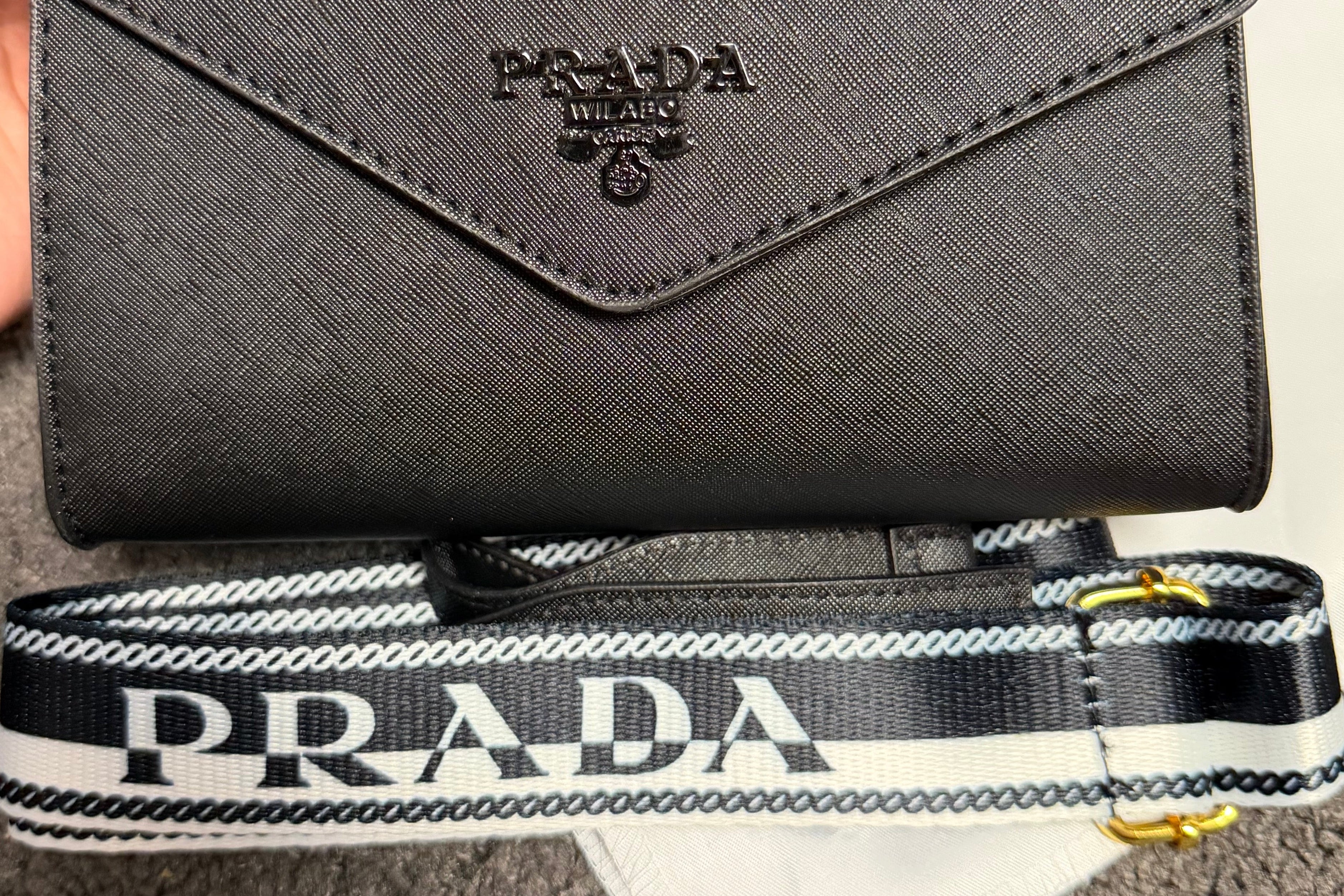 sac à main Prada Saffiano est noir