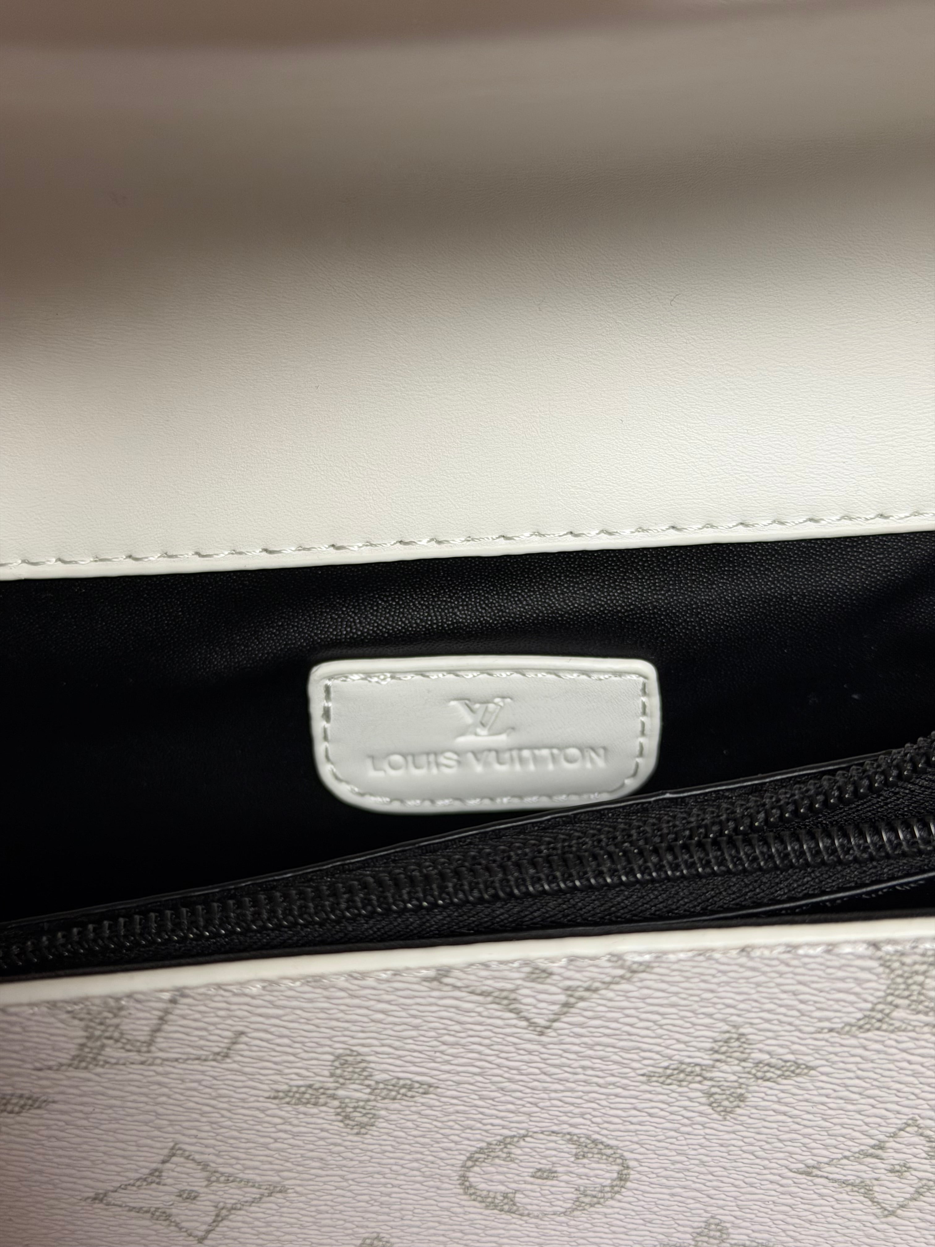 Sacoche Louis Vuitton Leather
