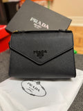 sac à main Prada Saffiano est noir