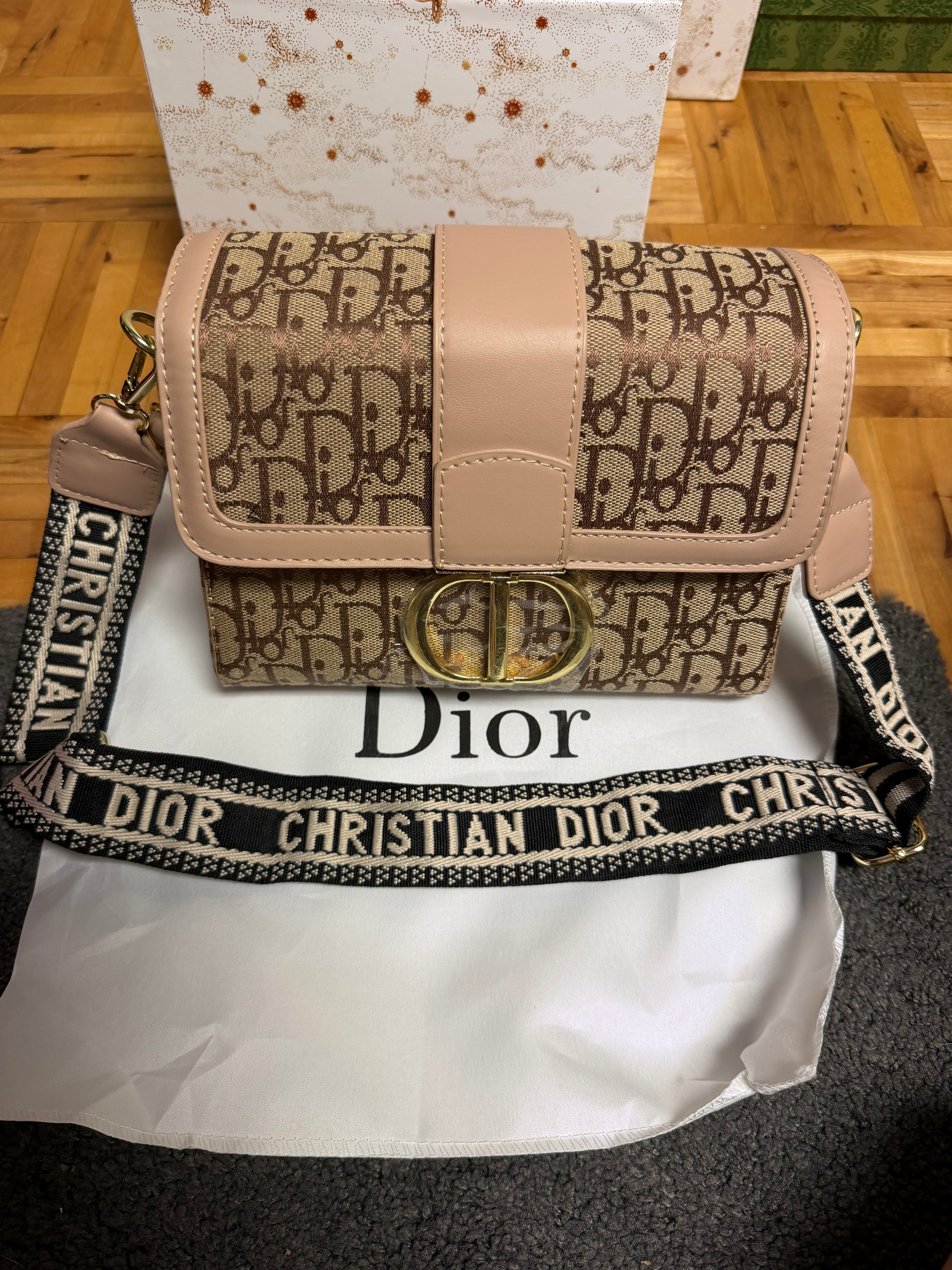 Sac à main Dior en cuir 30 montaigne