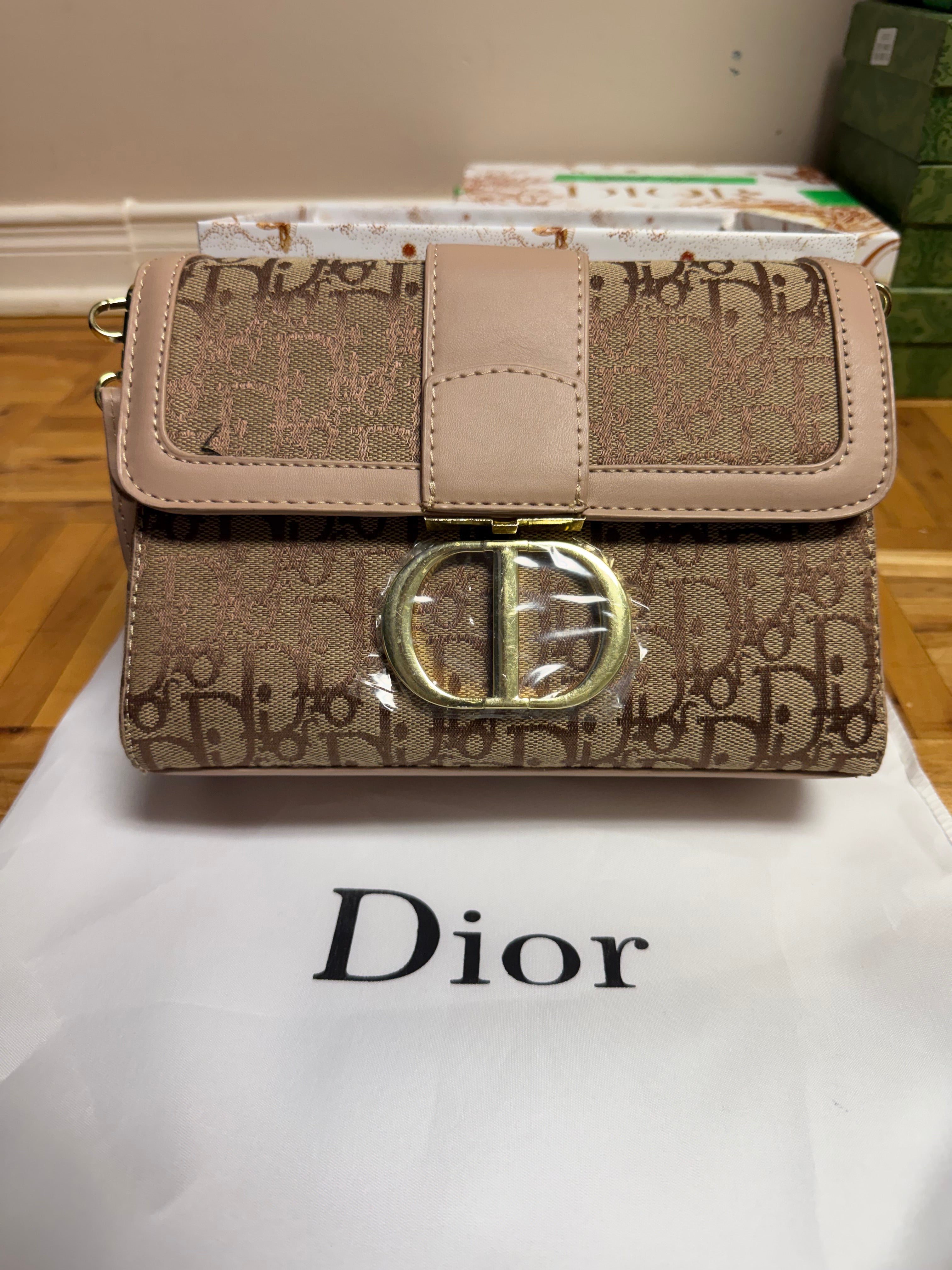 Sac à main Dior en cuir 30 montaigne