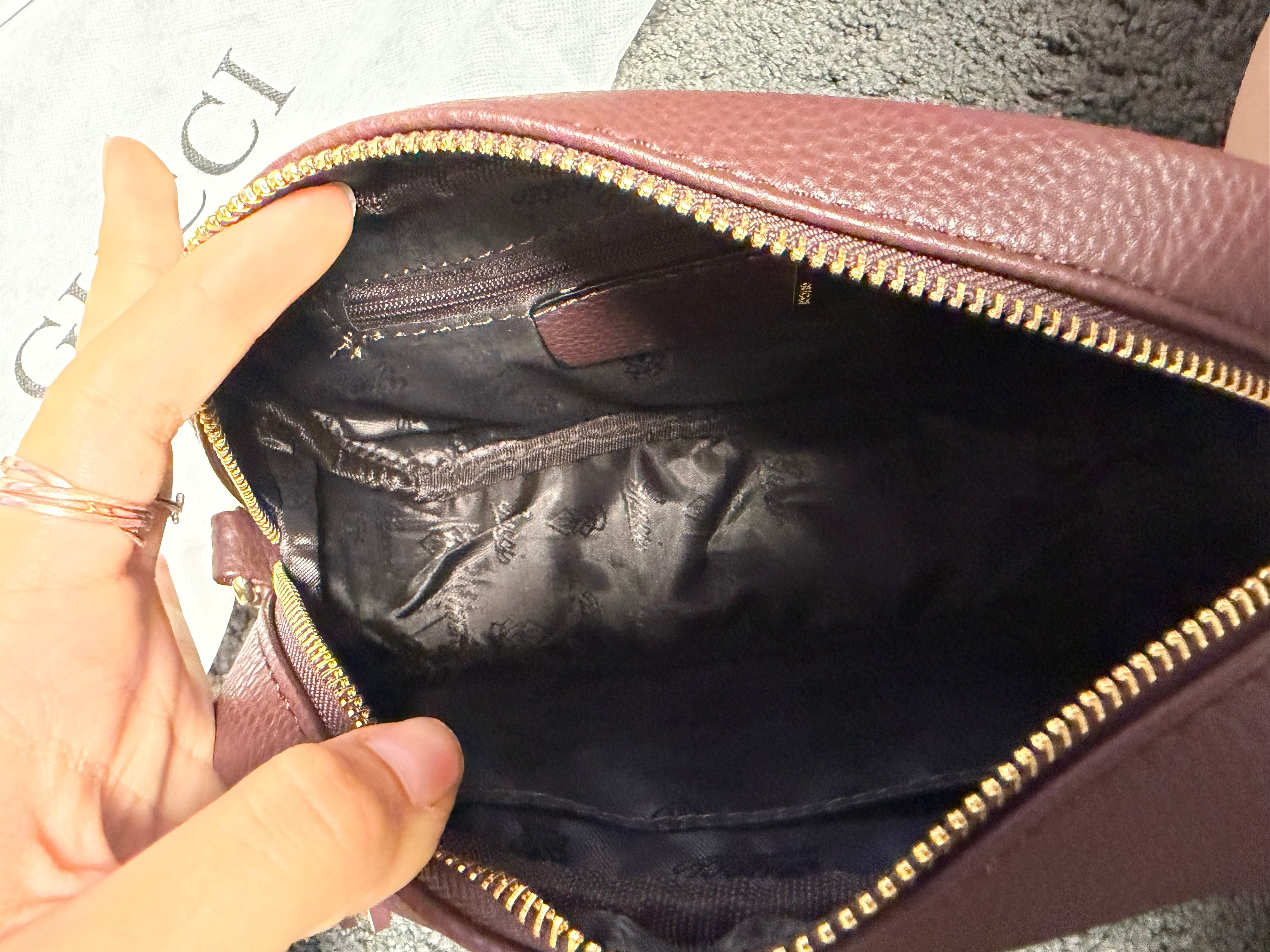 Sac GUCCI à main en cuir soho