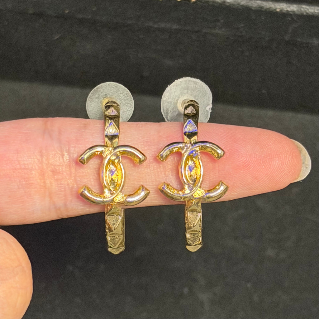 Boucle d'oreille Chanel or