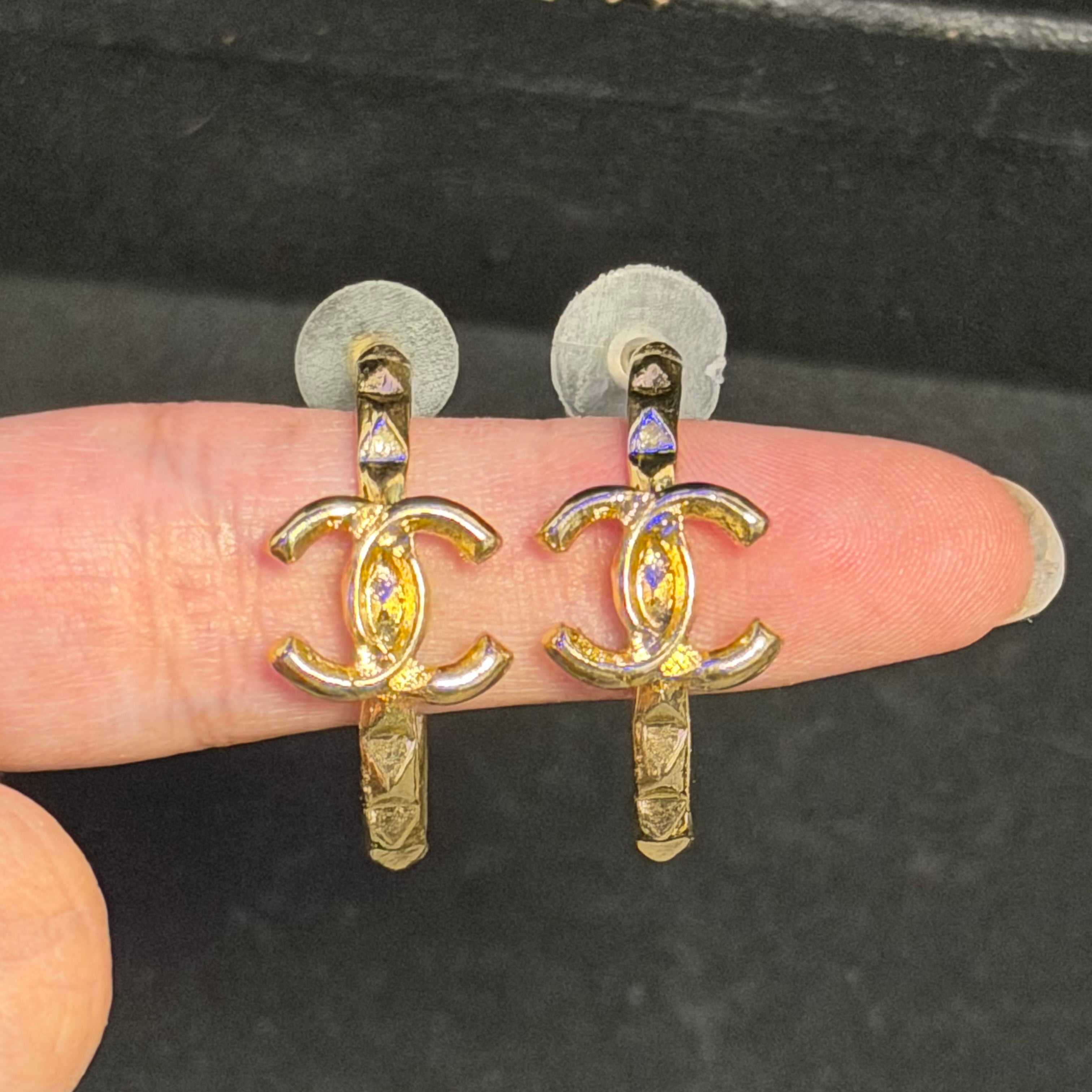 Boucle d'oreille Chanel or