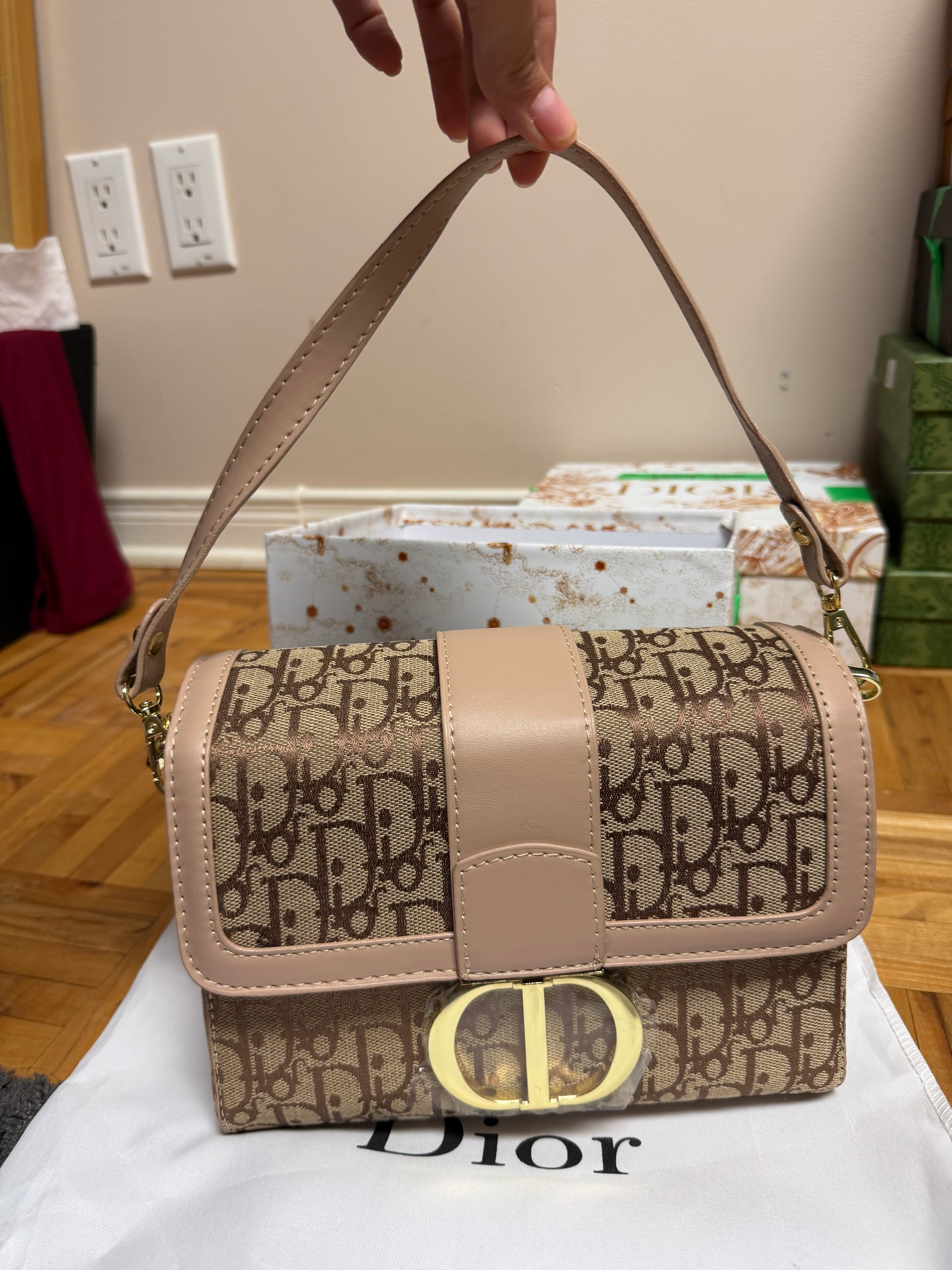 Sac à main Dior en cuir 30 montaigne