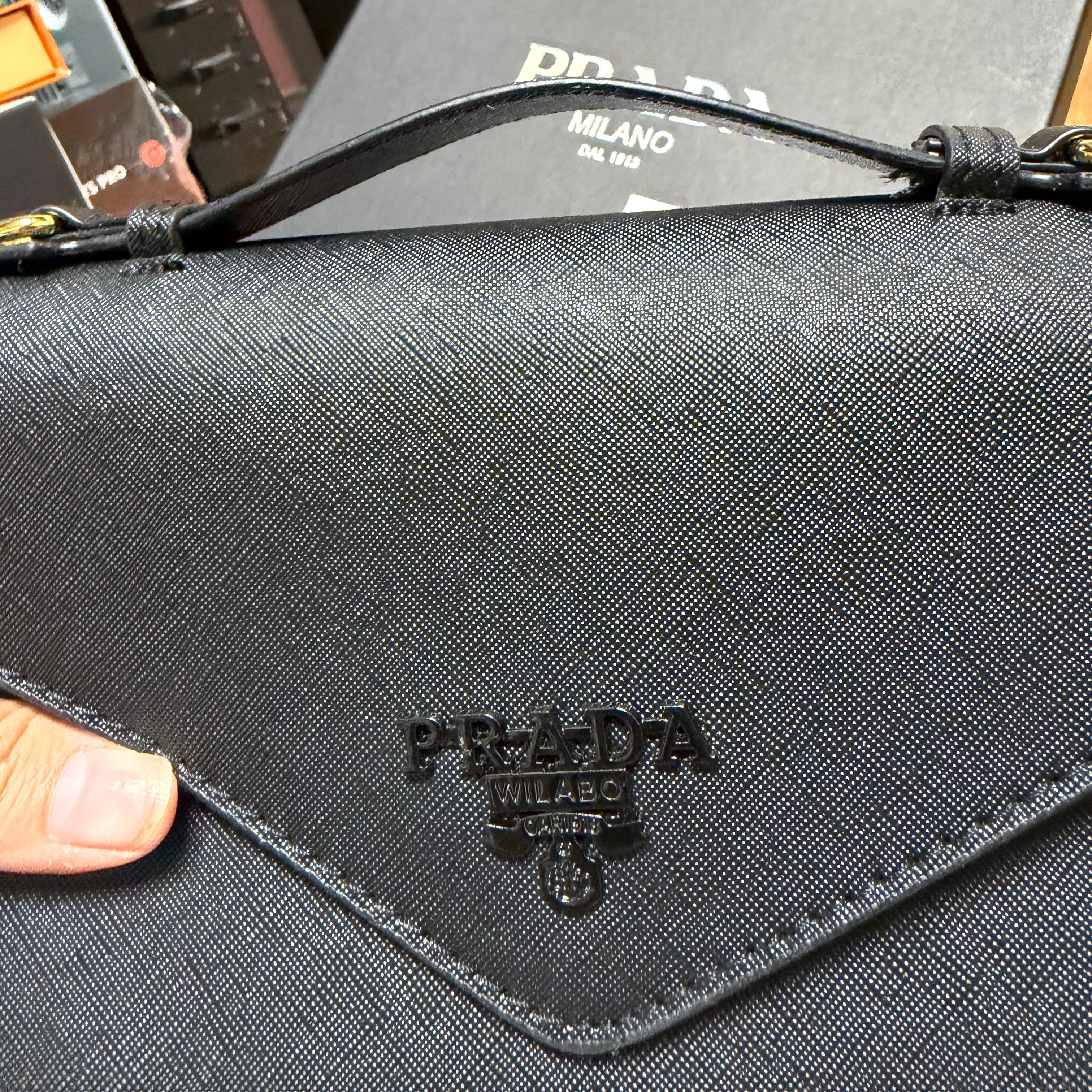 sac à main Prada Saffiano est noir